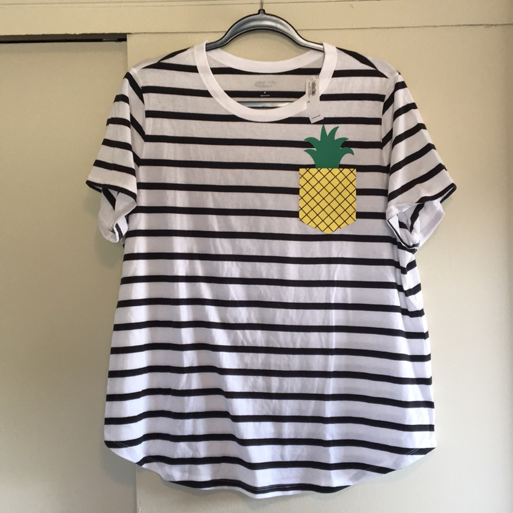 Old navy black & white striped tee
